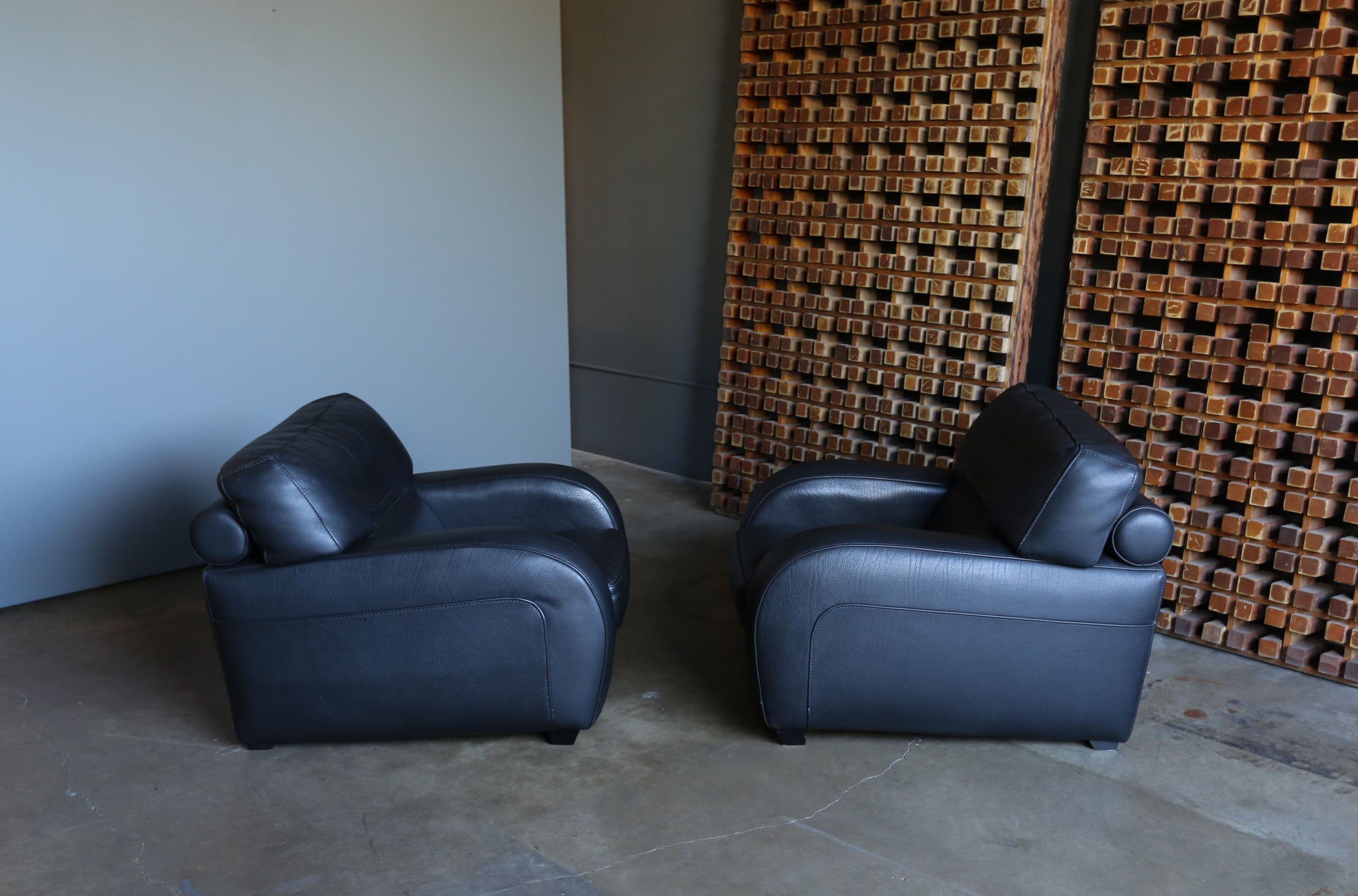 = SOLD = Roche Bobois Black Pebble Leather Lounge Chairs, circa 1990