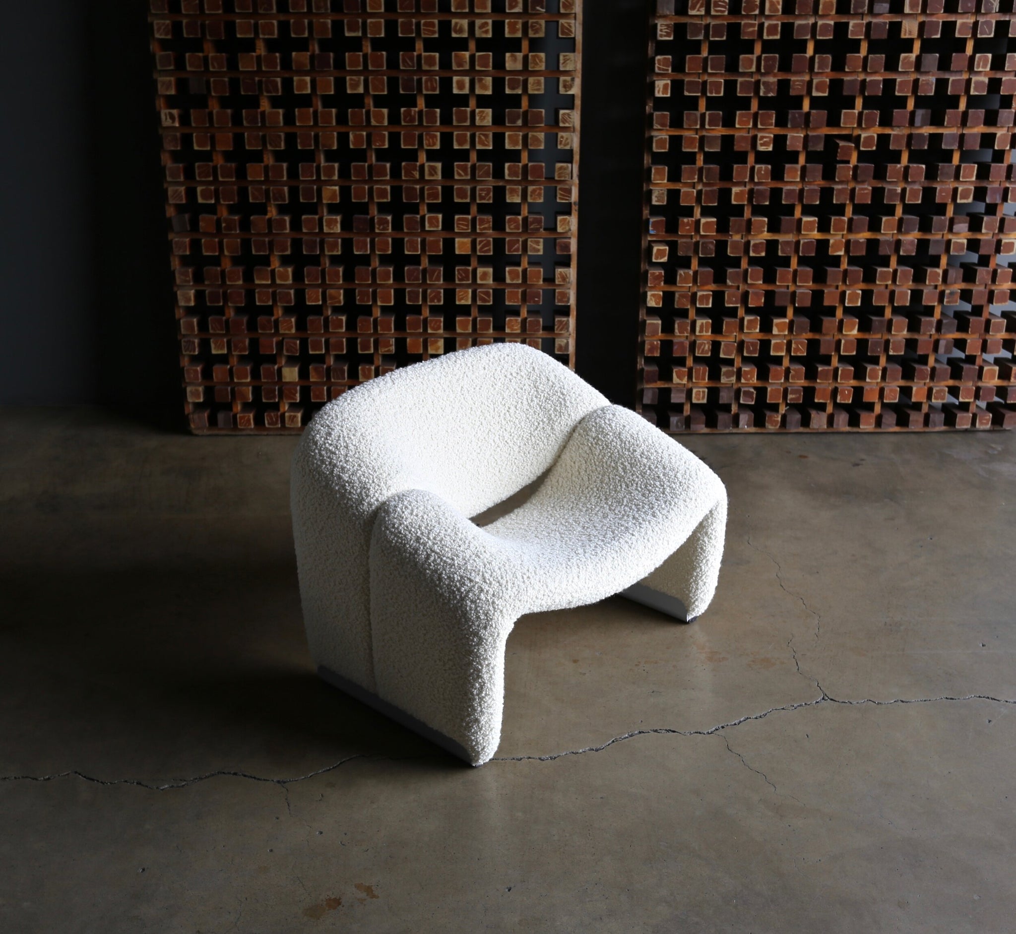 = SOLD = Pierre Paulin F598 Groovy Lounge Chair for Artifort, circa 1972