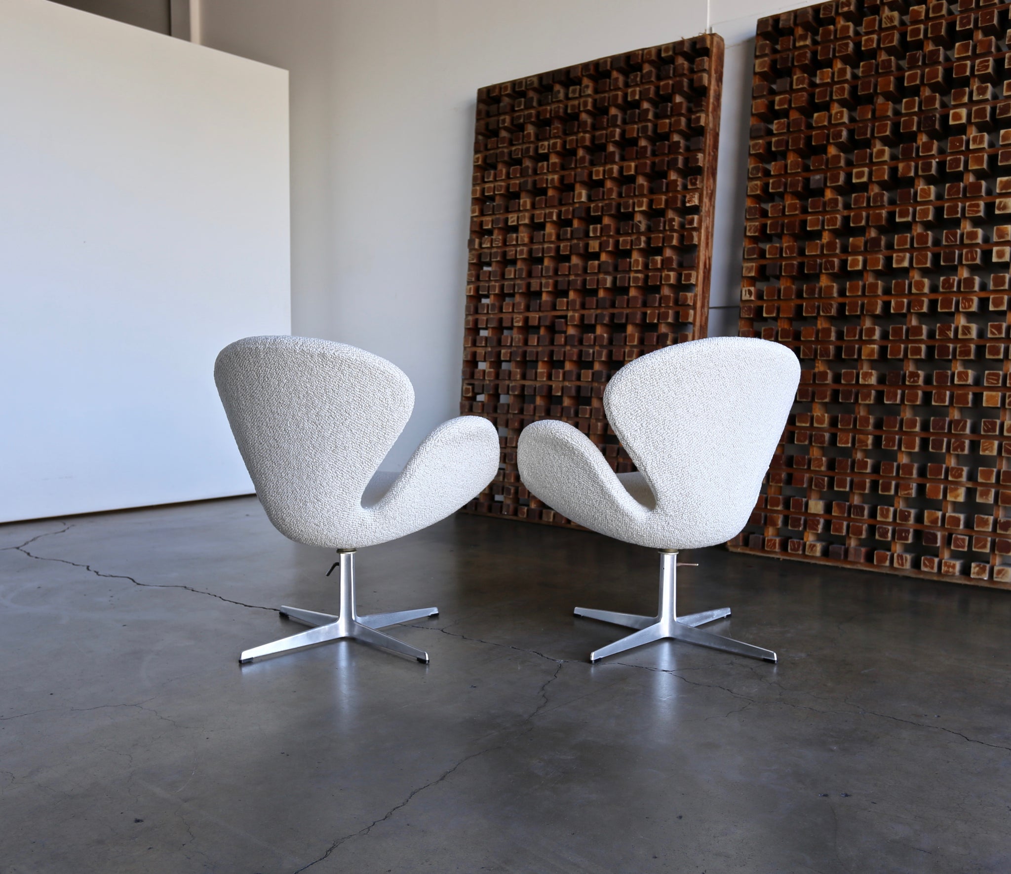 = SOLD = Arne Jacobsen Swan Chairs for Fritz Hansen, circa 1960
