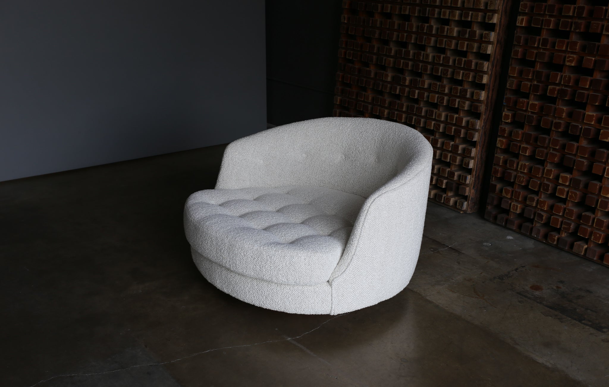 = SOLD = Milo Baughman Large Swivel Lounge Chair for Thayer Coggin 1972